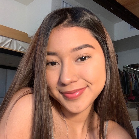 Meet your Posher, Odalis - Picture 1 of 1